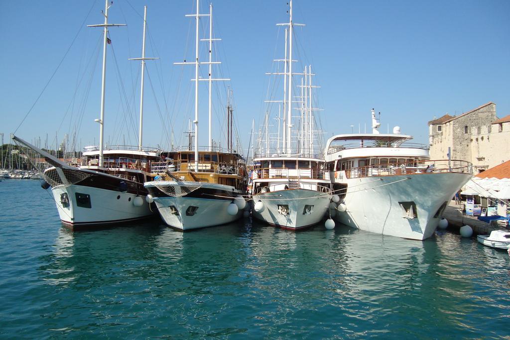 Apartments Bulicic Trogir Ngoại thất bức ảnh
